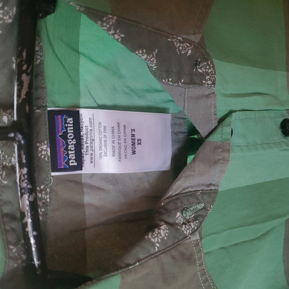 Patagonia Green and‎ Gray Plaid Sleeveless Button-up Sz. XS Shirt Blouse - Picture 3 of 9